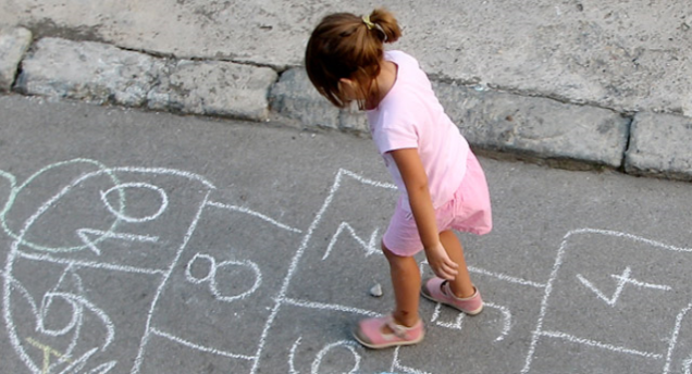 Luciani che non sopportano i bambini che giocano: come mai?