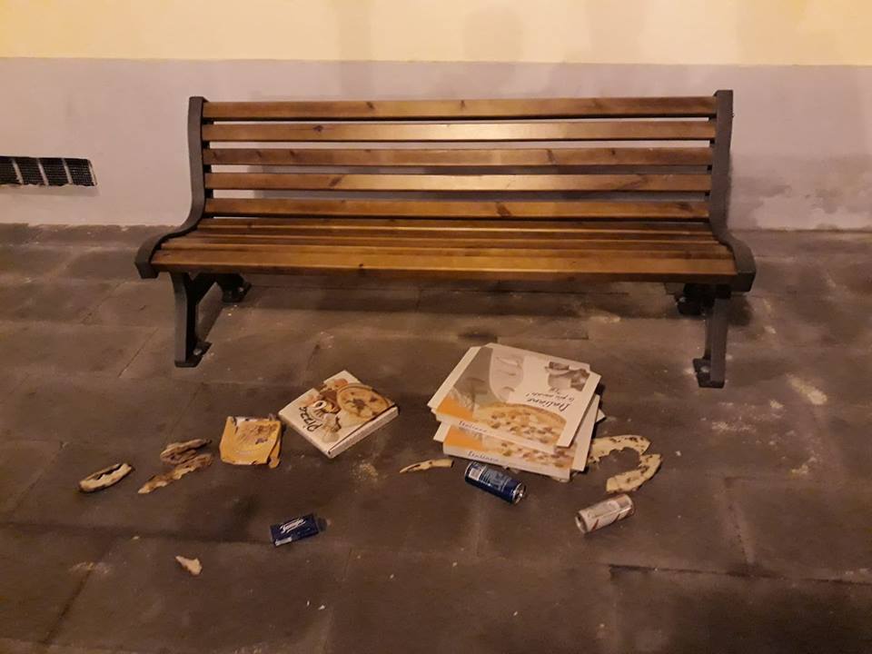 Maleducazione e mancato senso civico, la colpa di chi è?