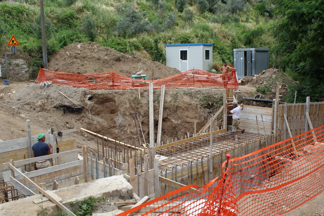 Sant’Anna divisa in due “frazioni” dalla strada inagibile